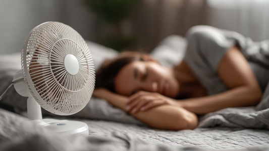 Besser schlafen bei Sommerhitze: Die besten Tipps vom Experten